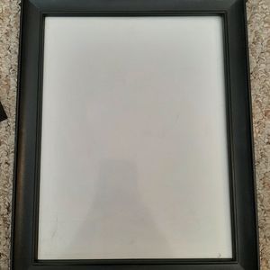 Black plastic 8.5×11" photo frame